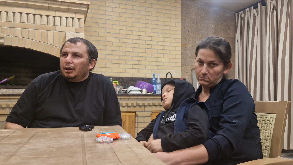 Familia de refugiados Ghazaryan. Perdieron a dos hijos durante un ataque de Azerbaiyán