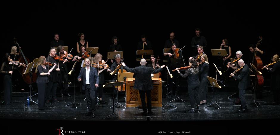 Franco Fagioli, junto a sus músicos, actuando en el Teatro Real