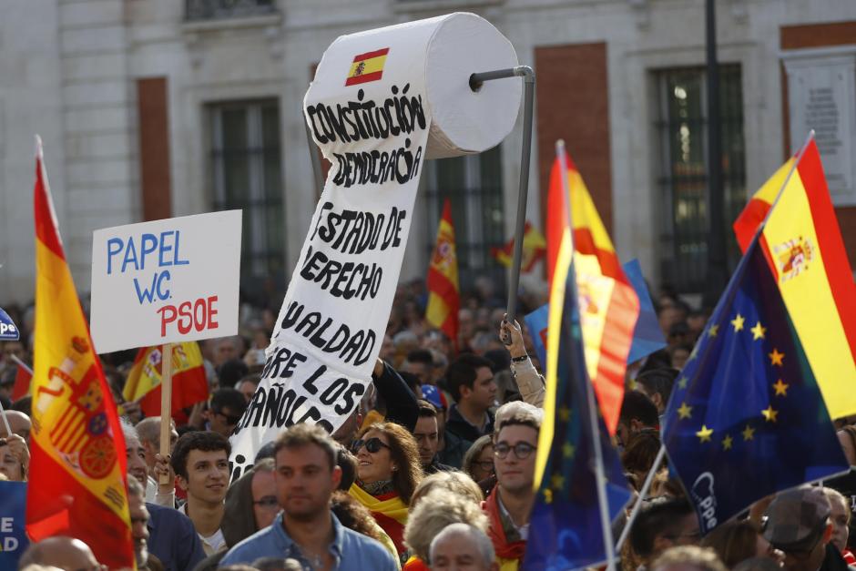 Decenas de miles de españoles han atendido a la llamada del PP en Madrid (como en la imagen) y en toda España.