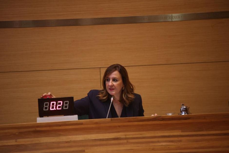La alcaldesa de Valencia, María José Catalá, durante el Pleno municipal