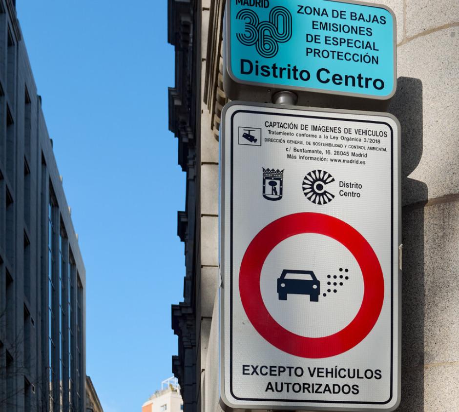 Cartel que avisa de la entrada en la zona de circulación restringida