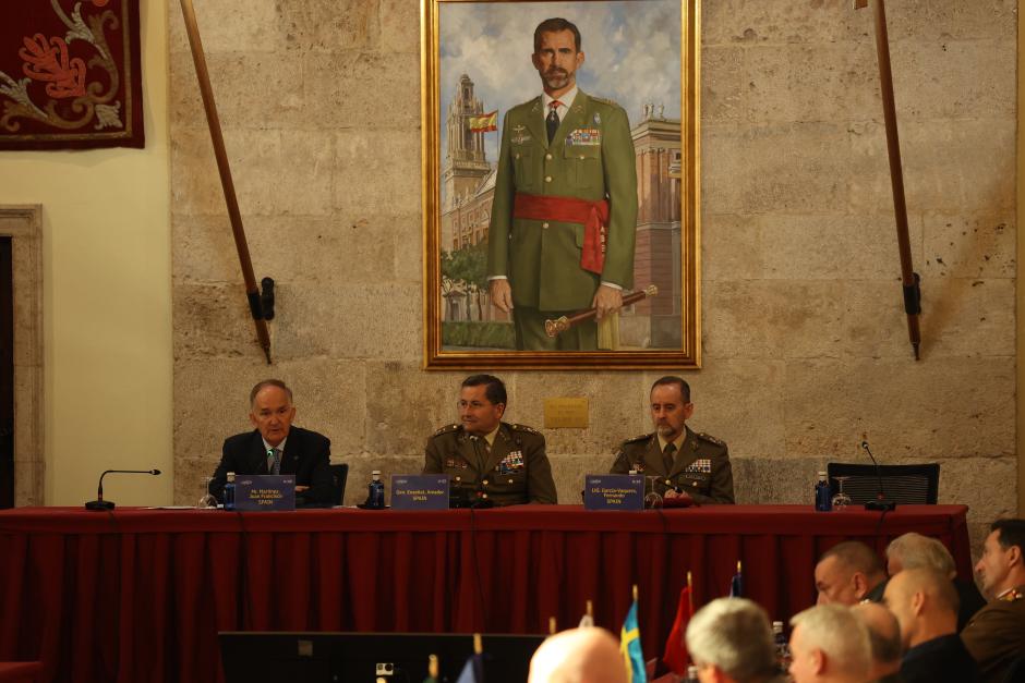 IX Foro de Jefes de Estado Mayor de los Ejércitos de Tierra Europeos, presidido por Amador Enseñat y Berea