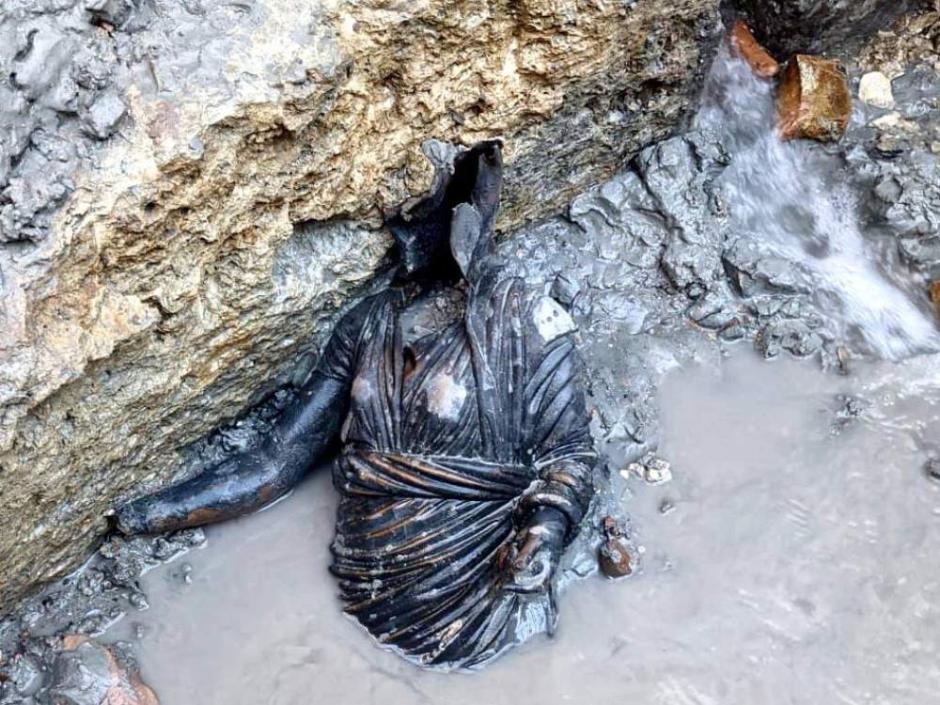 Una de las esculturas de bronce encontradas en en San Casciano dei Bagni