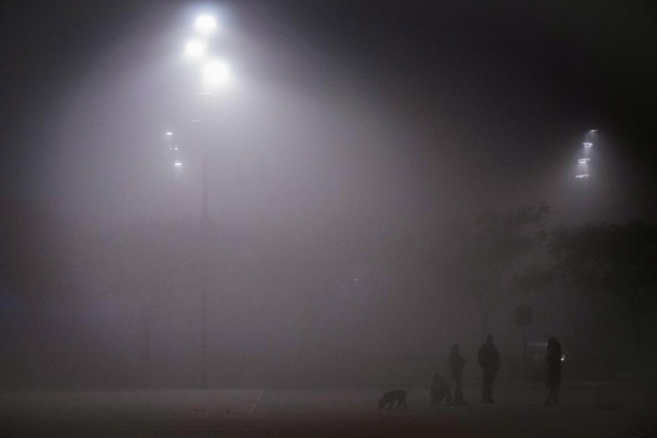 Intenso banco de niebla, el domingo, en Castellón