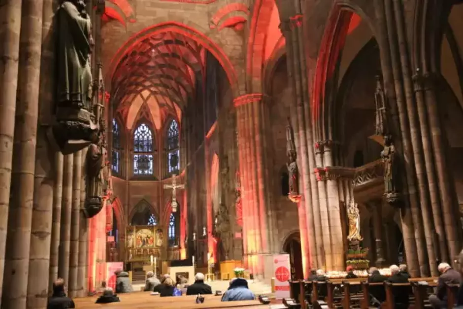 La Catedral de Friburgo, Alemania, en el #RedWeek