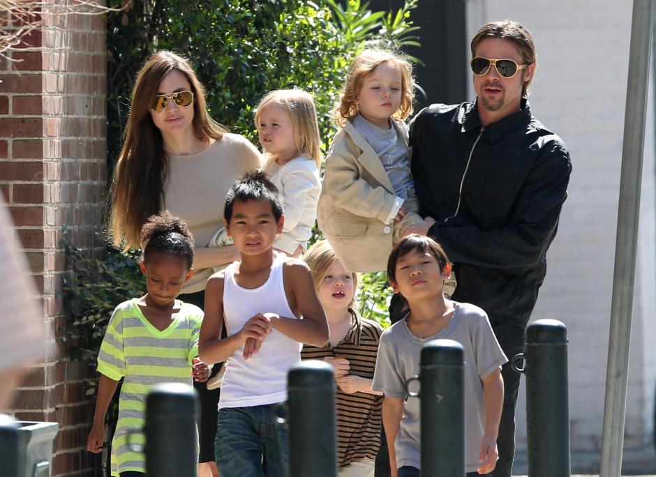 The Jolie-Pitt family headed out in New Orleans, Louisiana on March 20, 2011. In the image Angelina Jolie, Brad Pitt, Pax Jolie-Pitt, Maddox Jolie-Pitt, Vivienne Jolie-Pitt, Zahara Jolie-Pitt, Knox Jolie-Pitt and Shiloh Jolie-Pitt.