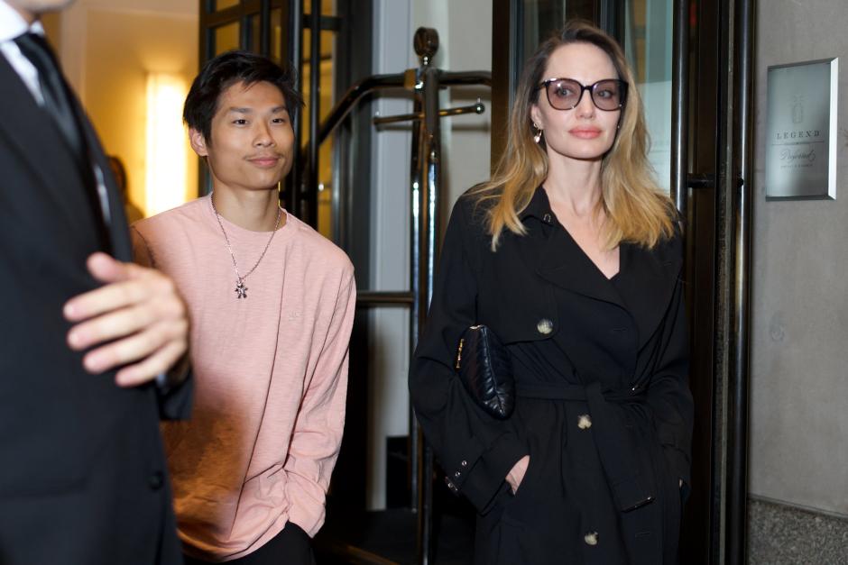 Pax se encuentra muy unido a su madre