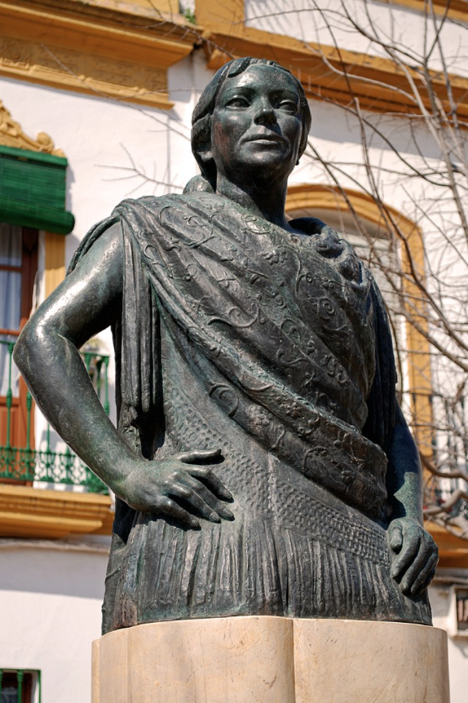 Estatua de "La niña de los peines" en la Alameda de Hércules de Sevilla