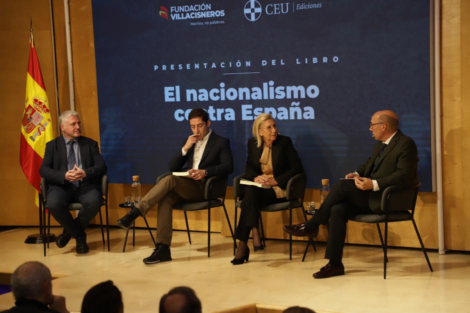 De izq. a dcha., José Luis Orella, Roberto Villa, Rosa Díez y Carlos Urquijo