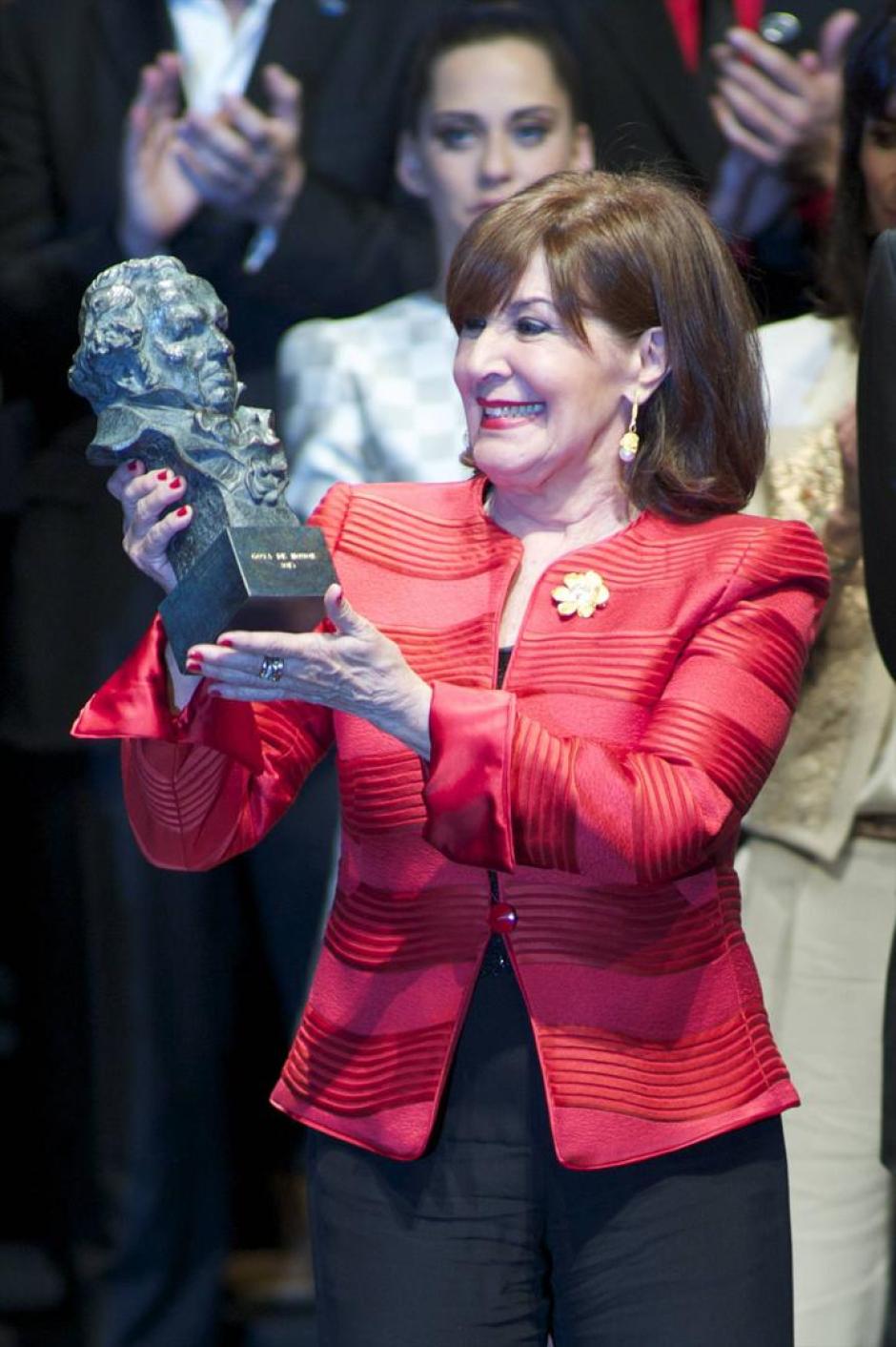 Concha Velasco recibe el Goya de honor en 2012