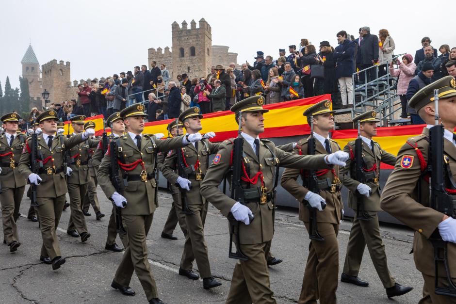 Militares desfilan este domingo en Toledo