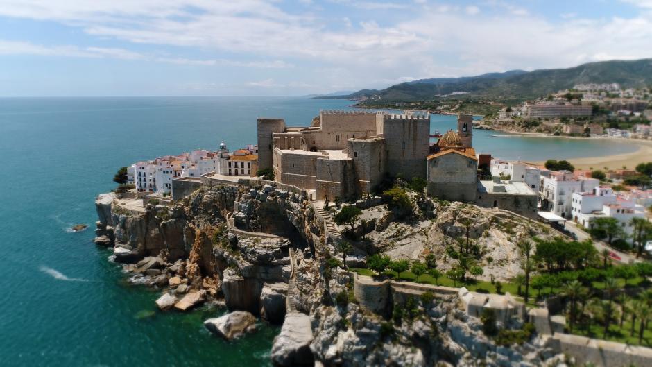 El castillo de Peñíscola se encuentra en la provincia de Castellón, dentro de la comunidad valenciana