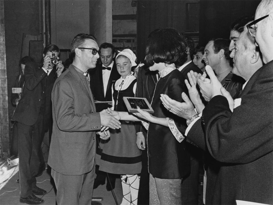 Gago en la entrega del Premio Ondas en 1968