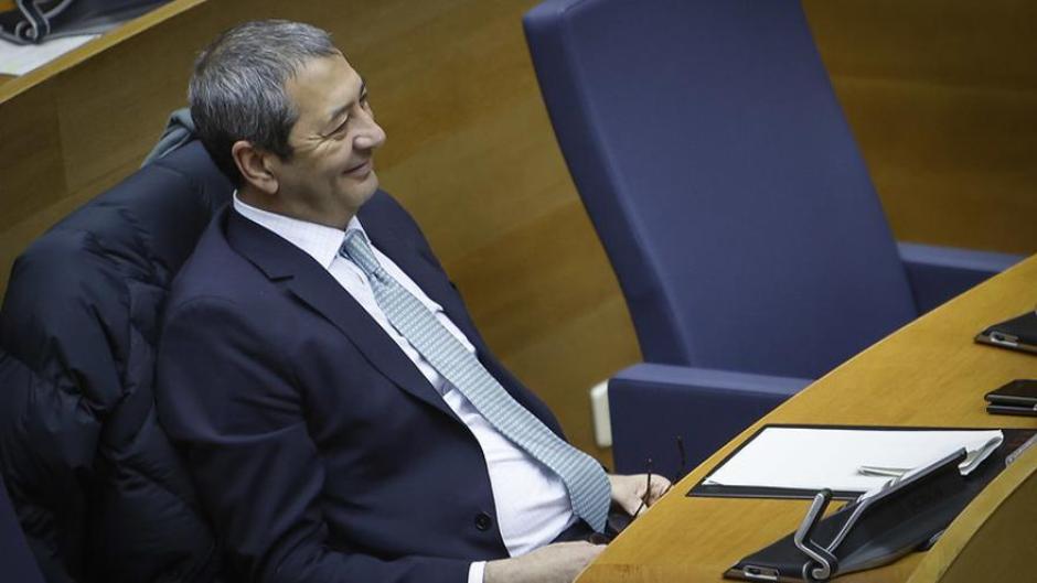 El vicepresidente primero del Consell, Vicente Barrera, durante la sesión de la polémica en las Cortes Valencianas