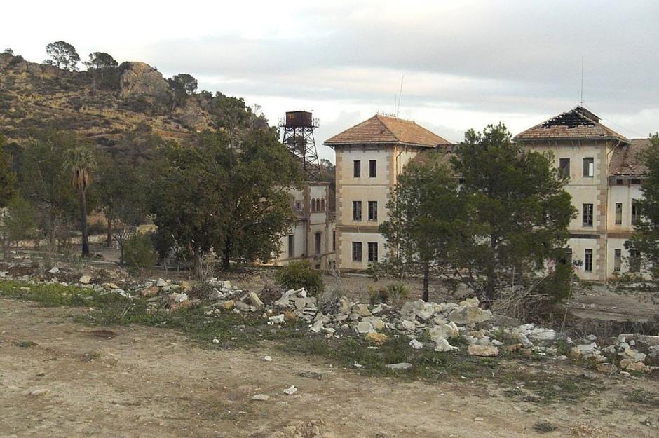 Vista trasera del Preventorio de Busot