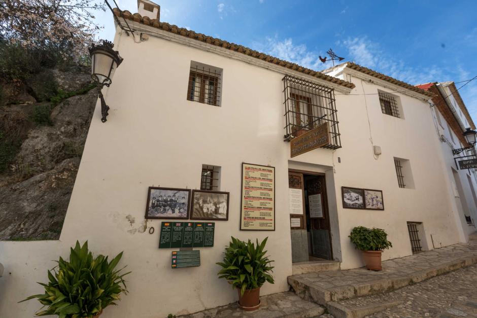 Museo Etnológico de Guadalest, también integrado en la roca