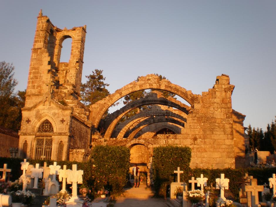 Las Ruinas de Santa Mariña de Dozo