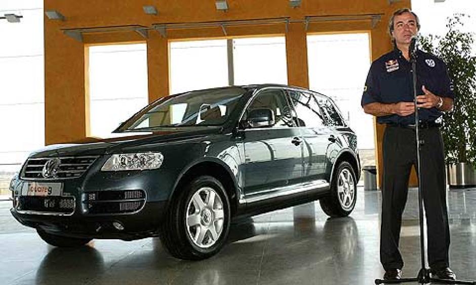 VW Touareg. Durante su etapa en la marca hermana de Audi también logró llevarse a casa Dakar y todo un Touareg de la época. En su época se dejaba ver en un VW Touareg W12 de gasolina, una verdadera barbaridad de 450 caballos de potencia