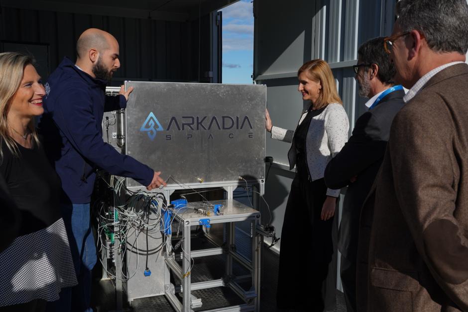 Salomé Pradas, durante su visita a las instalaciones de Arkadia Space, en Castellón