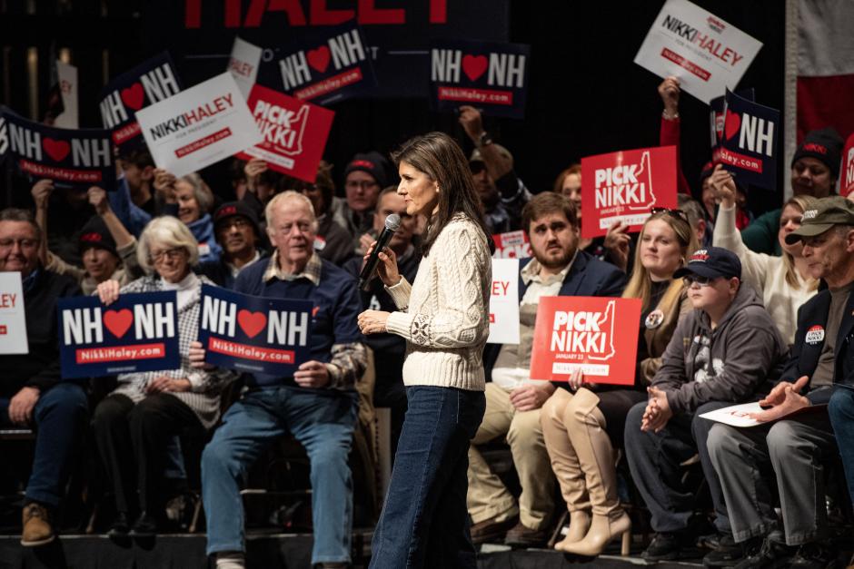 Nikki Haley aspirante a la nominación republicana a la Casa Blanca en un acto en New Hampshire