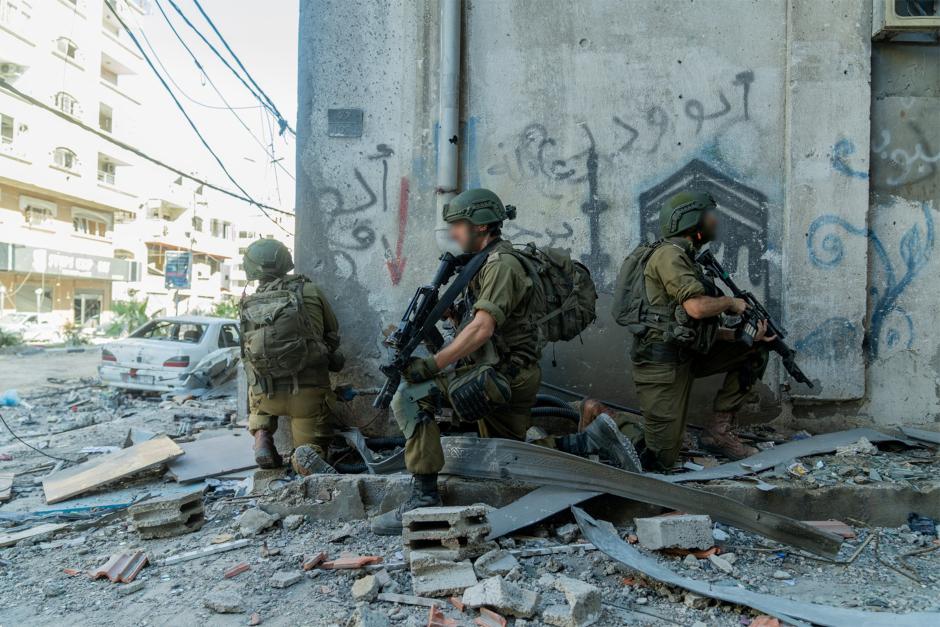 Soldados israelíes operando en la Franja de Gaza