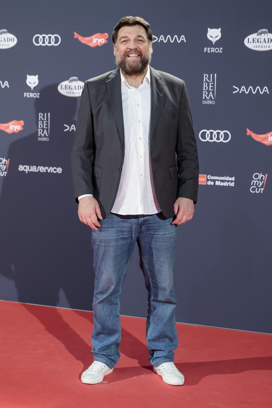 El escritor y actor Hovik Keuchkerian, en la alfombra roja de los Feroz 2024