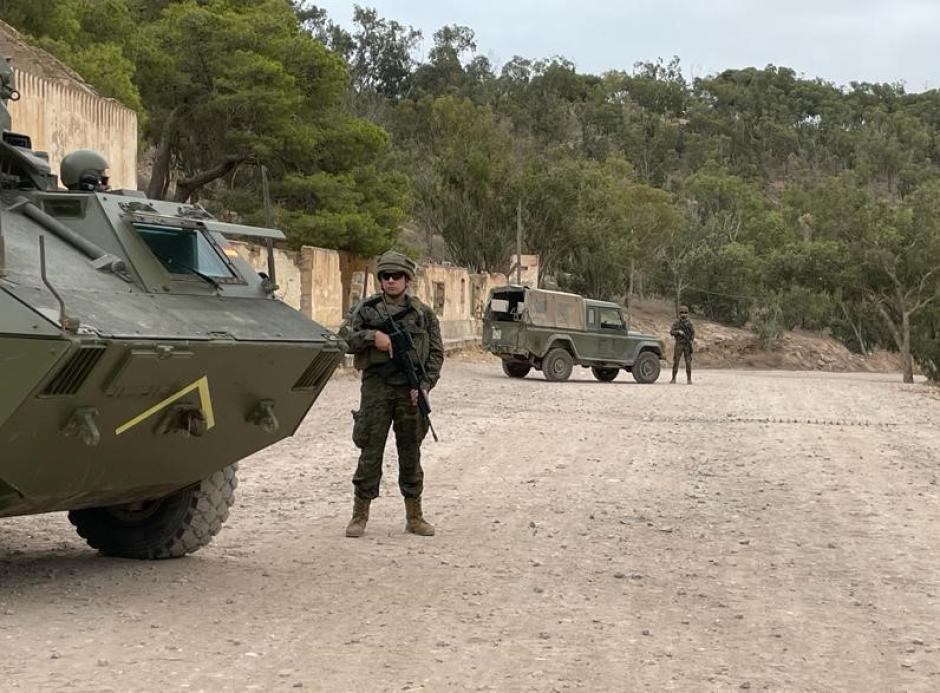 Control militar en Melilla durante las maniobras del Grupo Táctico