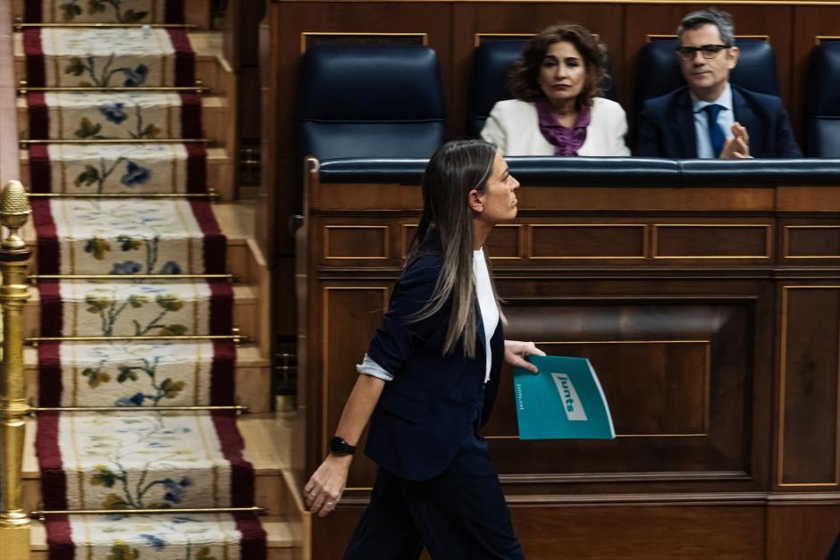 a portavoz de Junts en el Congreso, Miriam Nogueras, la vicepresidenta primera del Gobierno y ministra de Hacienda, María Jesús Montero, y el ministro de la Presidencia, Justicia