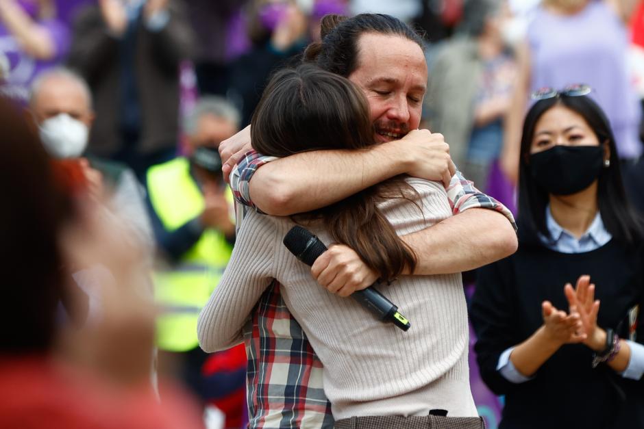 Pablo Iglesias and Irene Montero during an electoral act  in Madrid, Friday, April 30, 2021