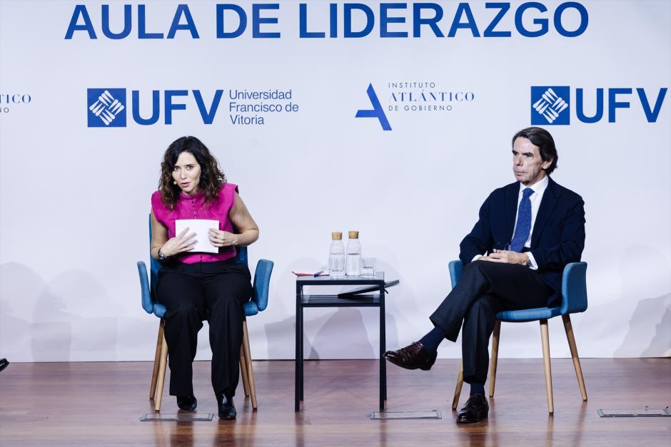 La presidenta de la Comunidad de Madrid, Isabel Díaz Ayuso y el expresidente del Gobierno José María Aznar