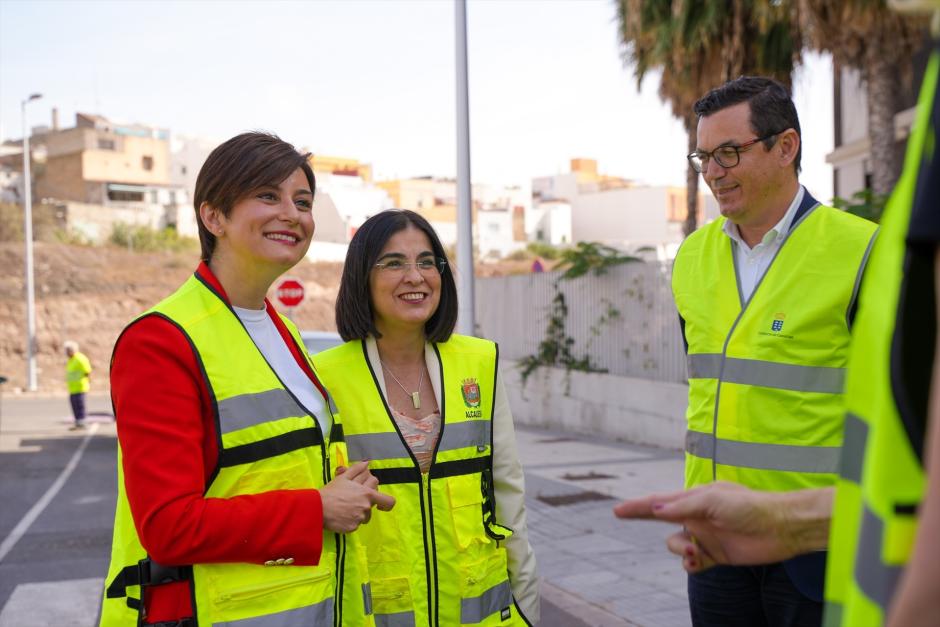 (La ministra de Vivienda y Agenda Urbana, Isabel Rodríguez, la alcaldesa de Las Palmas de Gran Canaria, Carolina Daria