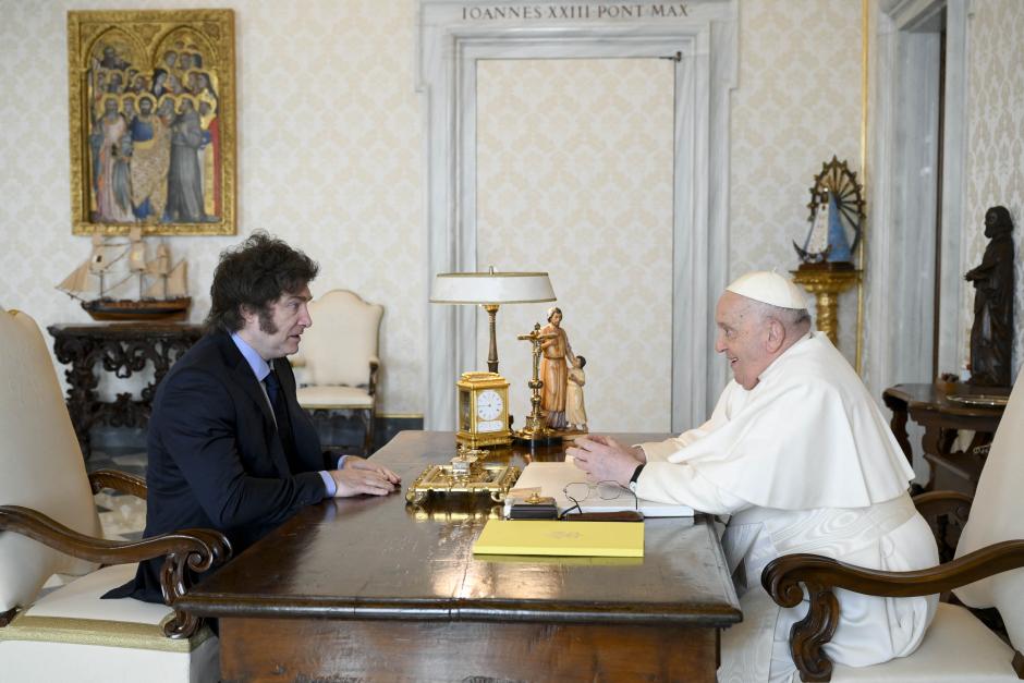 La reunión entre Milei y el Papa Francisco ha durado una hora