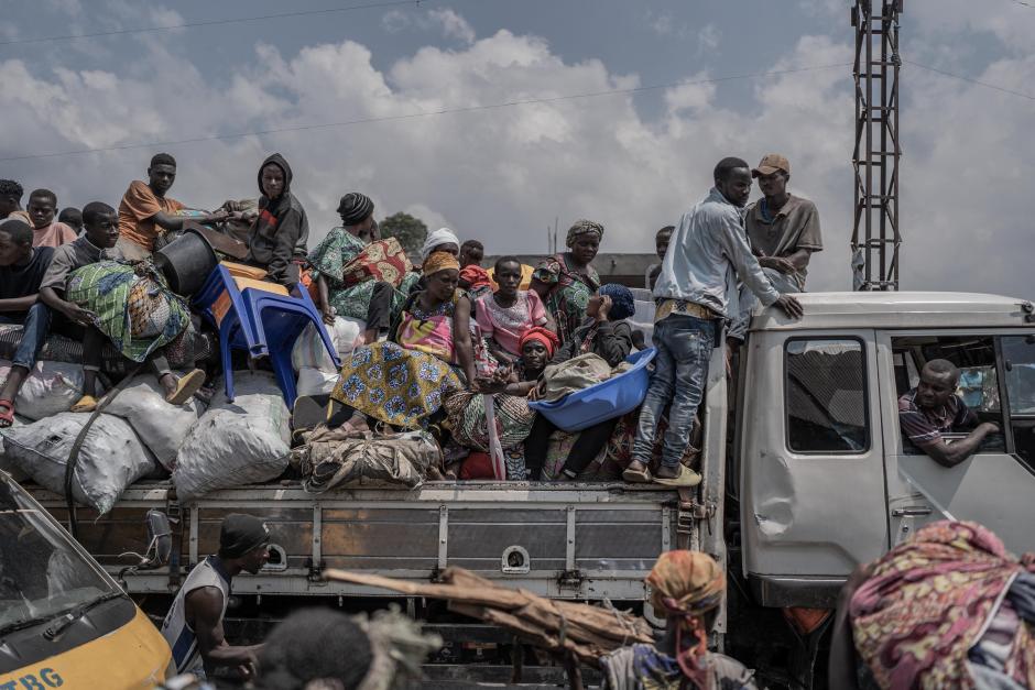 Los congoleños huyen tras los enfrentamientos entre los rebeldes del M23 y las fuerzas gubernamentales