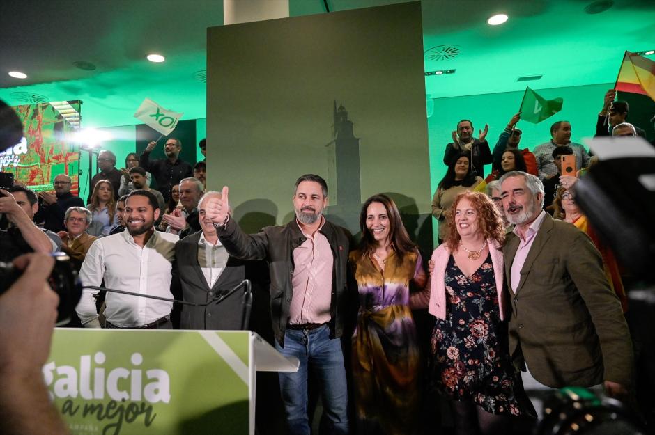 Abascal y Garriga arropan a los candidatos en Galicia
