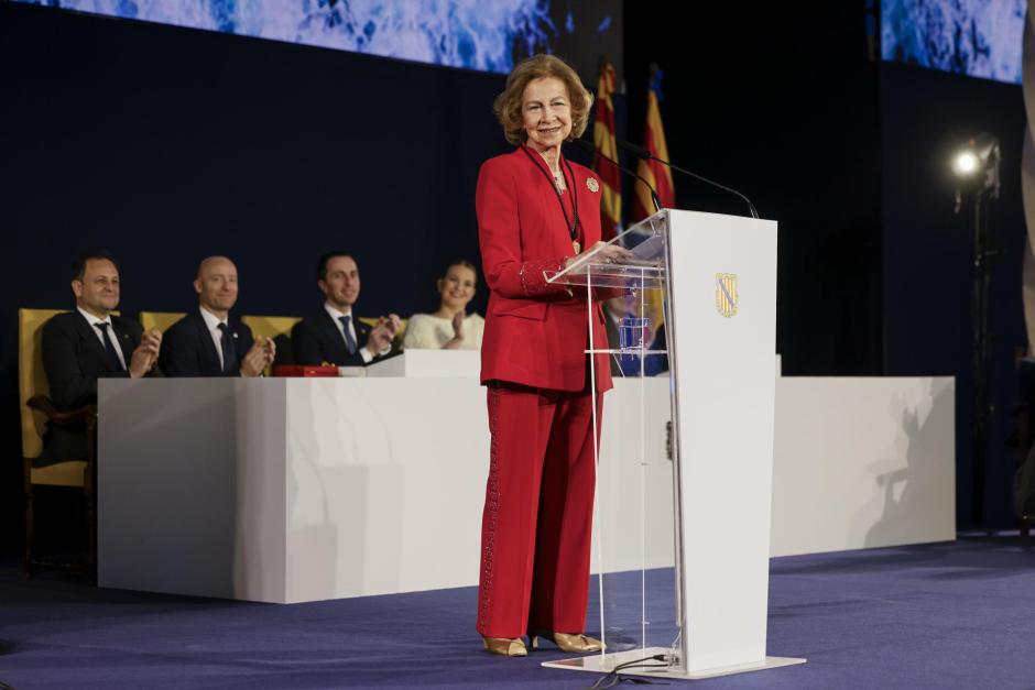La Reina Sofía dirige unas palabras de agradecimiento tras recibir la Medalla de Oro de las Islas Baleares
