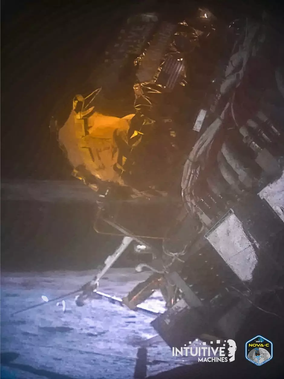 El aterrizador Odysseus en la superficie lunar