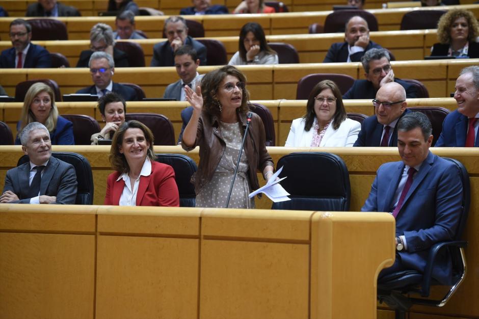 La vicepresidenta primera del Gobierno y ministra de Hacienda, María Jesús Montero, interviene durante una sesión de control al Gobierno, en el Senado