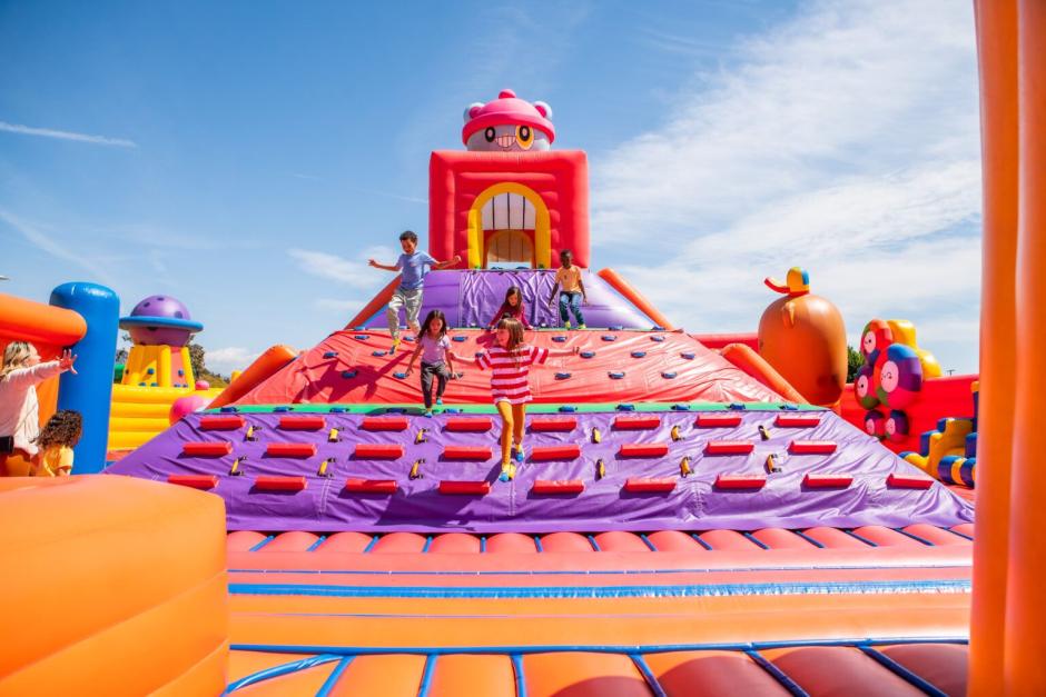 El parque hinchable funbox, el más grande del mundo