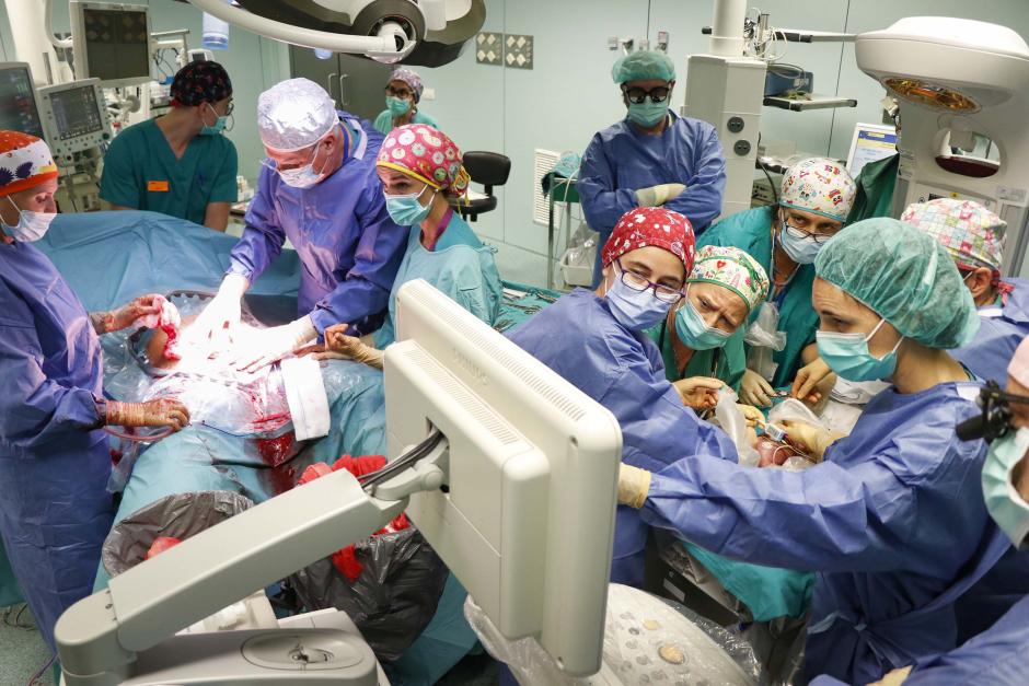 Cesárea y operación de corazón a un nonato, en Valencia