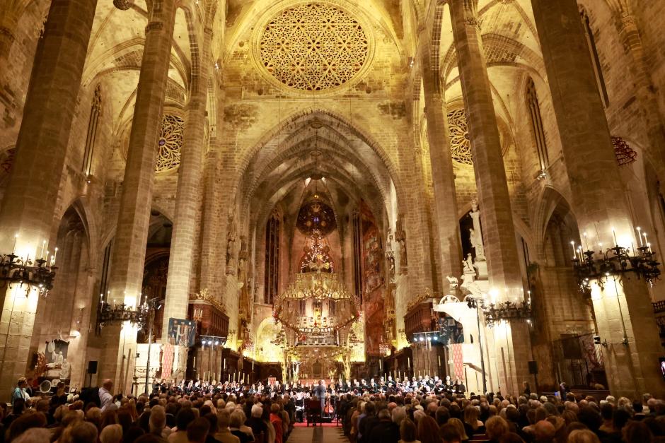 La catedral de Palma, donde la Reina Sofía ha asistido a un concierto benéfico
