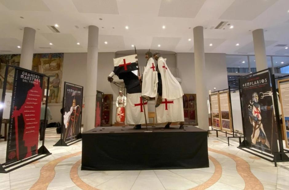 El Ateneo de Valencia acoge una muestra «rigorosa» y «sin leyendas» del «poder» que acumularon los Templarios