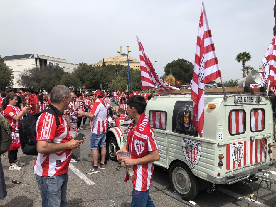 Son miles los hinchas llegados desde el País Vasco que sueñan con que su equipo se alce con la Copa