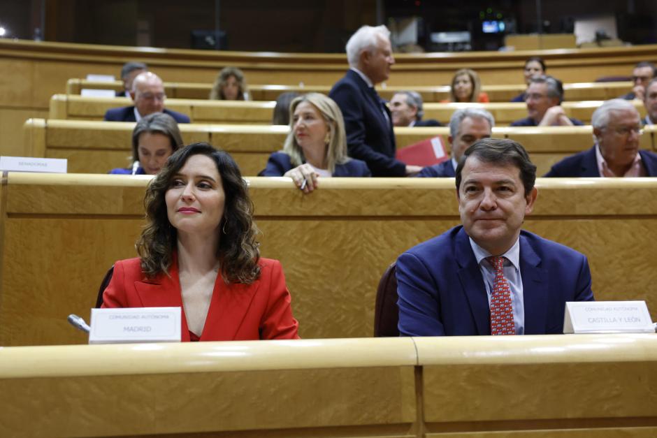 Isabel Díaz Ayuso y Alfonso Fernández Mañueco en el Senado