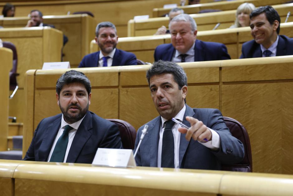 - El presidente de Murcia, Fernando López Miras (i), y el presidente de la Comunidad Valenciana, Carlos Mazón
