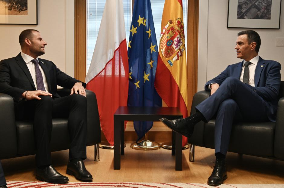 Pedro Sánchez y el primer ministro de Malta, Robert Abela