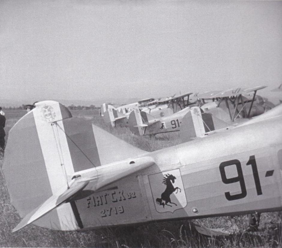 Fiat C.R.32 con el emblema del cavallino rampante (Lugo, junio de 1936)