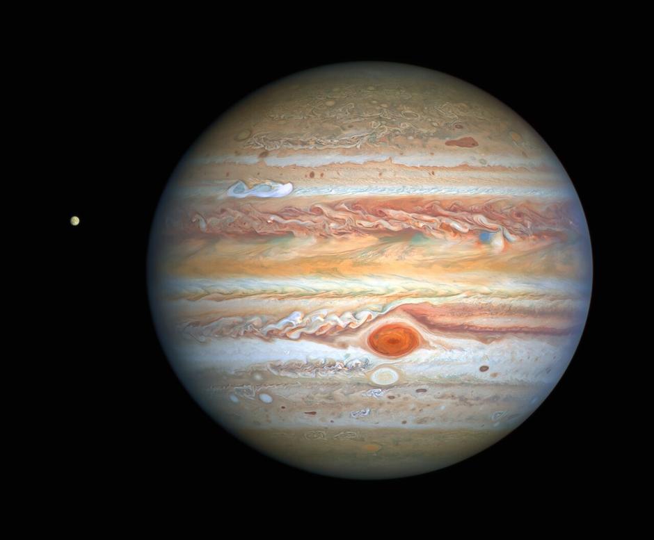 Vista del Hubble de Júpiter y Europa en agosto de 2020