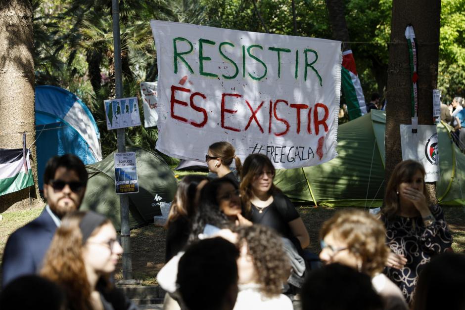 Otra imagen de la acampada en Valencia contra el "sionismo genocida"