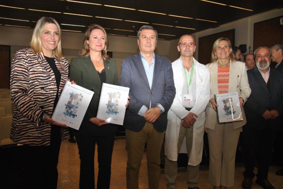 Varias de las autoridades presentes en la presentación del nuevo Hospital General de Castellón