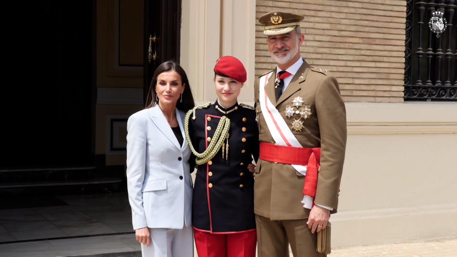 Los Reyes y la Princesa, en la jura de bandera de Don Felipe por el 40 aniversario de su promoción